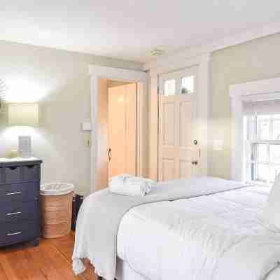 Beautifully decorated Brewster Home Rooms