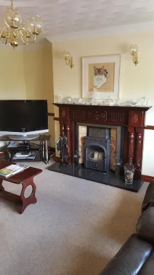Riverwalk House B&B - parking