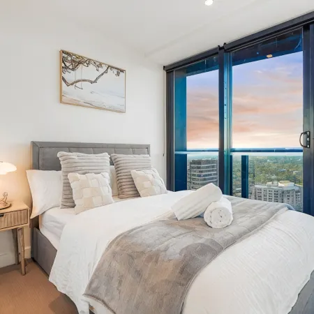 Highrise Skyline Spectacular View Luxury 2B2B1P