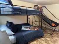 Lakeside Dune Getaway-direct dune access and the lake is just two blocks away! - Wifi