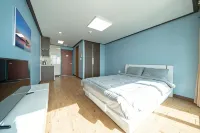Namhae Season Hotel - Kitchens