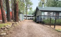 Cabin in Strawberry Cool for Summer. Warm for Winter. Pine trees, Elk, and Relax