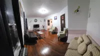 Cozy 3-bedroom house in charming Buffalo with WiFi, AC