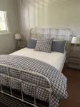 Chaffcutters Cottage - Pet friendly cottage in idyllic rural setting. - balcony