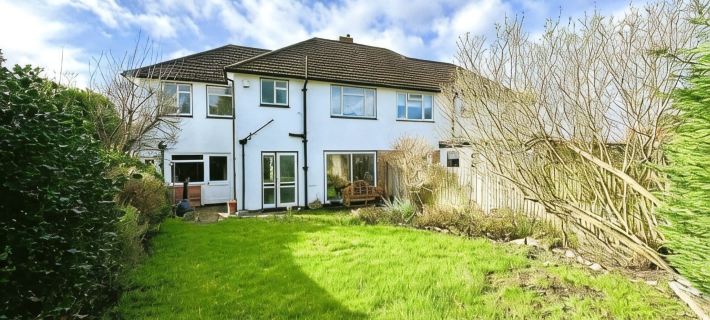 Love and Peace, Petts Wood Hotels in Bromley