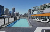 Peppers Southern Cross Melbourne - piscina