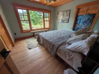 RiverSong Main: 3br 2ba River Access, Rock Pool, Creek View, Nature Life