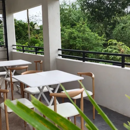 Jprime Traveller's Lodge Отели в г. Кагаян