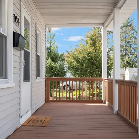 2Br Steps to Oakland Beach Near Airport