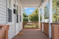 2Br Steps to Oakland Beach Near Airport