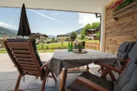 'Lottis Dahuam' Centrally Located Vacation Apartment in Fügen, with Garden & Sauna - Wifi