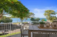 Noosa Outrigger Beach Resort - Beach