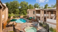 Best Western Plus Plaza Hotel - 3-Star