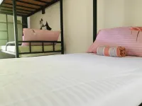 Akki's Hostel - 2-Star