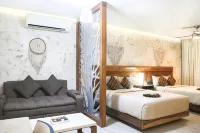Grand Fifty Suites - parking
