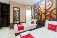RedDoorz at Hotel Istana Permata Ngagel Surabaya - 3 stjerner