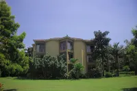 ROYAL SUITES HOTEL - parking
