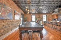 Luxury Penthouse in Downtown Bristol + Cool Patio • Sleeps 10 • Near Casino/Bms - 4-Star