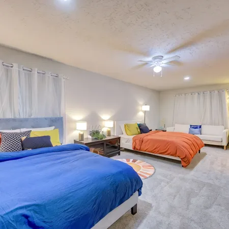 H-Town Pool House • Arcade • Pool Table • 2 King BD • HBO Max• 6 Beds