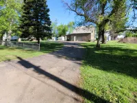 Main Street Home-Locally Owned-No Cleaning Fees-Pets Allowed Hotels in Webster
