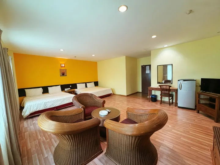 Grand Far East Hotel