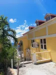 Air Conditioned House With Garden and Ocean Views For Family And Adventure