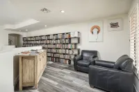 Modern Spacious 2 Master Bedroom Cal King with Loft & Pool Sleeps 6 - 부티크