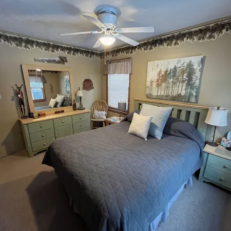 Cabin Located in the Manistee National Forest with all the Comforts of Home