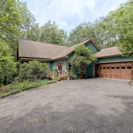 The Canopy: Single-Level Sky Valley Home Private Sauna & Wellness Space. No Pets