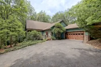 The Canopy: Single-Level Sky Valley Home Private Sauna & Wellness Space. No Pets - Wifi
