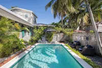 Charming 2 Bedroom Cottage in Old Town Key West - 2-Star