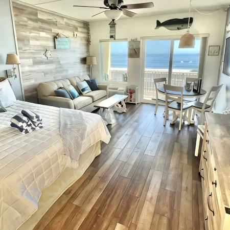 Oceanfront, private balcony, stunning panoramic views of the Atlantic
