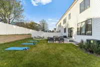 II Home in Boston with, Arcade, Parking,Game Room,EV, 6Br 5.5Bath - 3-Star