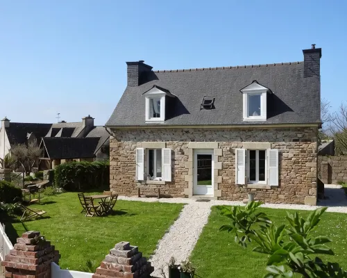 300m from the SEA, Breton house with large garden and sea view - WIFI Hotels in Ploubazlanec