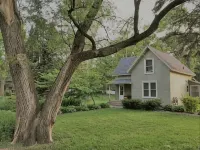 Hidden Northfield Cottage Hotels in Northfield