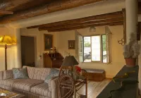 Red Cat House Vacation Apartment