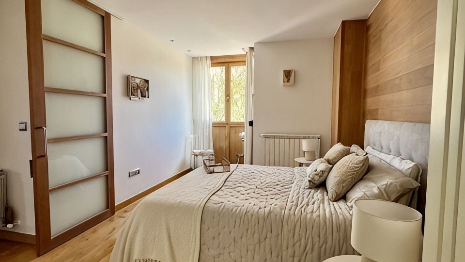 Casa en Vitoria-gasteiz Cerca del Centro de la Ciudad, Amplia y Acogedora