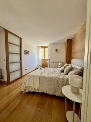 Casa en Vitoria-gasteiz Cerca del Centro de la Ciudad, Amplia y Acogedora - Wifi