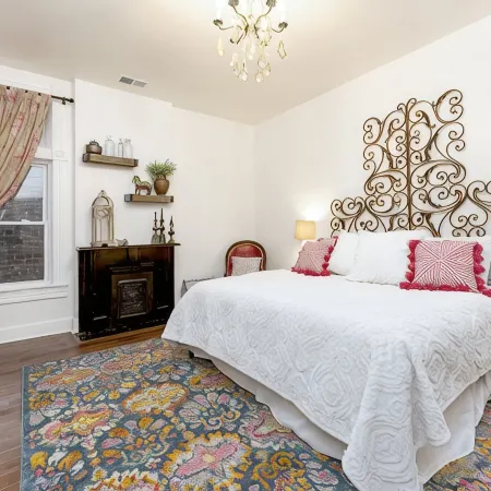 Large Downtown Artist's Loft, 30 min to Lexington, Horse, Bourbon, R River Gorge