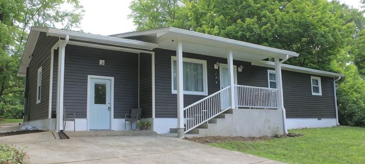 Updated cottage across from Lake Barkley, awesome patio, pets welcome! Ξενοδοχεία στην πόλη Trigg County
