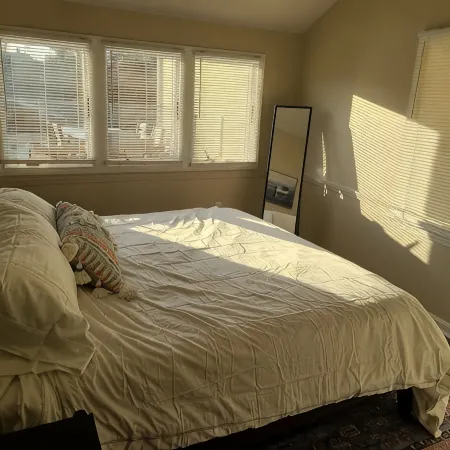 Downtown Marblehead 2brm/1.5bath w/ deck