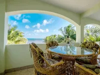 Luxury home with plunge pool, pier and 360 rooftop view just 4 miles south. - homestay