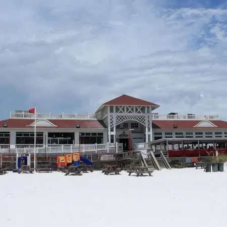 Live like a local at Gulfview; FREE Beach Service! Pool. Hot tub. WiFi!