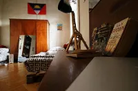 Dingo Backpackers Hostel - Hostels