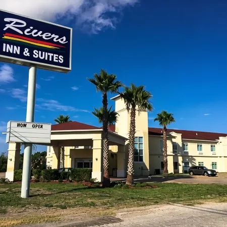 Rivers  Inn & Suites