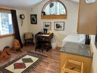 True Adirondack Retreat! Nestled in the Mountains! -  Privatzimmer