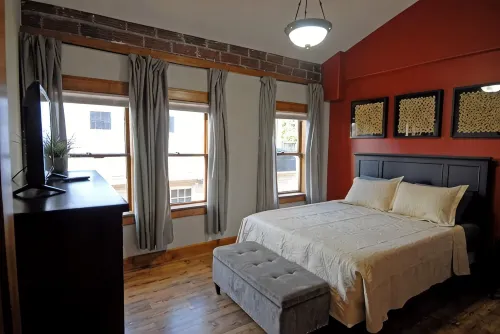 "Historic Loft Retreat in Downtown Bloomington" - Apartments