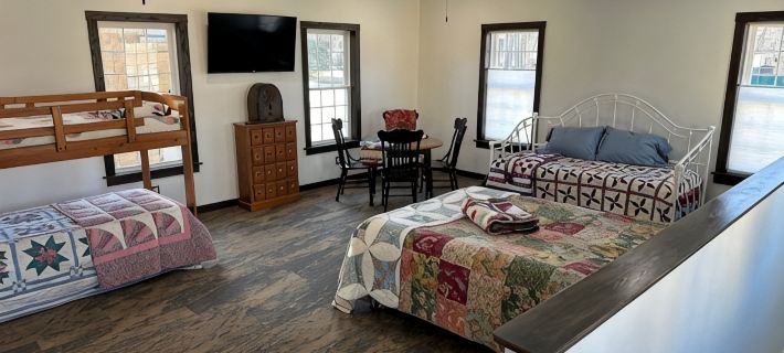Quiet Relaxed Location Just Steps Away from Main Ave Shopping 클리어 레이크 호텔