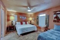 Happy Palette Home: Close to downtown+the lake! Fenced yard with outdoor dining - 4-Star