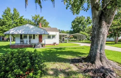Miss Audrey’s House is a charming cottage in the heart of historic Richmond Hill - 3 étoiles